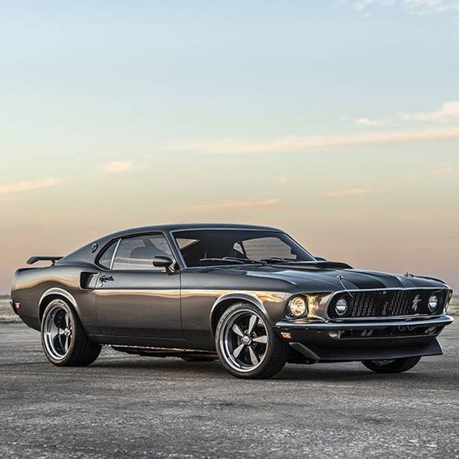 PomogaevaA's tweet photo. @Golubtsova Старые Ford Mustang, особенно 1969 года выпуска, а они ещё решили выпустить электрику в ограниченной серии, но в старом кузове,хотеть 😭😍 https://t.co/Wt42DvbKdN