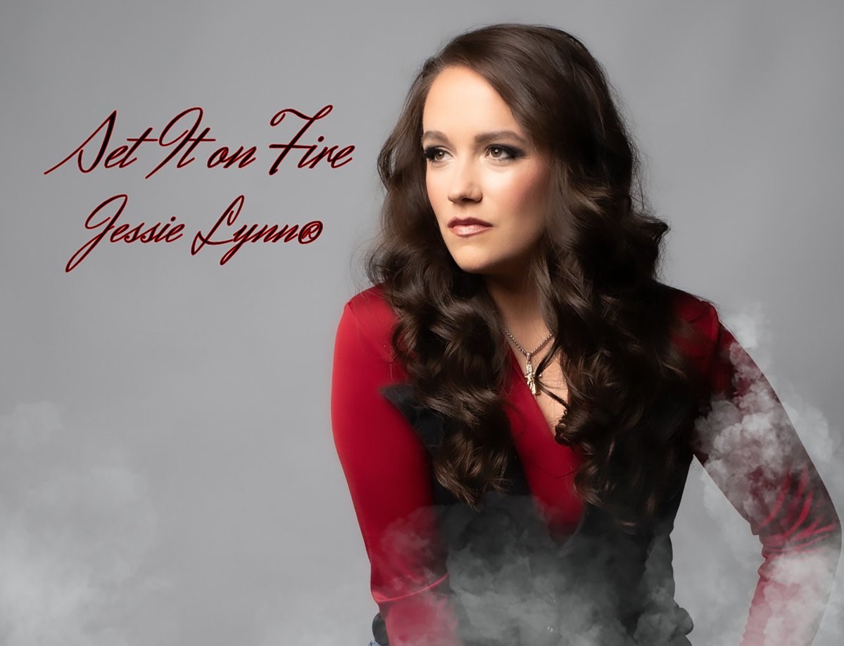 .@JessieLynnJL says: 'Set It on Fire' on ALL MAJOR DIGITAL OUTLETS!! See your digital outlet & save, download, & share this #NewRelease ! Links: iTunes music.apple.com/us/artist/jess… Amazon Music amazon.com/s?k=Jessie+Lyn… Spotify open.spotify.com/album/0Hwpw7fE…