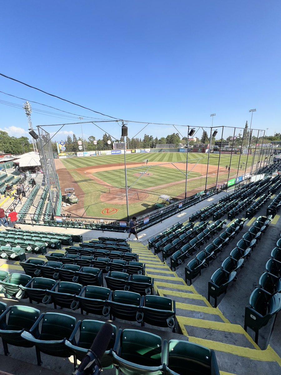 Double header this evening, two 7 inning games @SJGiants & Rawhide. Cale Lansville starts game 1. Giants have take 2 of the first 3 in the series. Pregame 5:15, first pitch 5:30 🎧⬇️ milb.streamguys1.com/san-jose
