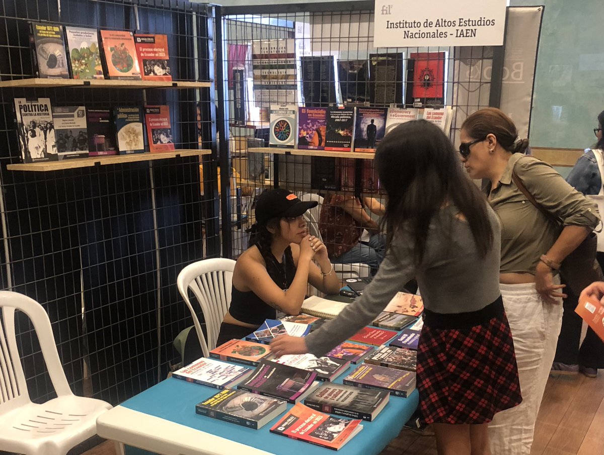 REUDEcuador's tweet photo. Las #editoriales #universitarias participan en la Feria de Libro de #Cuenca

Acompáñanos en la Antigua Escuela Central

10:00 a 21:00

@AbyaYalaed @IAENUniversidad @PublicaPuce @UDLAediciones @uasbecuador @LibreriaU @AsociacionEULAC @CamaraLibroEC @Aseuc_Colombia https://t.co/p1Xbv2DFsw
