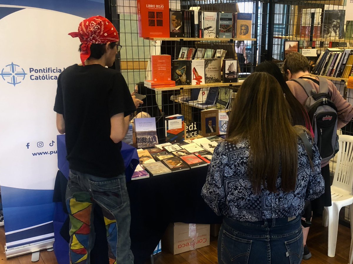 REUDE (@reudecuador) on Twitter photo Las #editoriales #universitarias participan en la Feria de Libro de #Cuenca
Acompáñanos en la Antigua Escuela Central
10:00 a 21:00
<a href="/AbyaYalaed/">Editorial Abya-Yala</a> <a href="/IAENUniversidad/">IAEN</a> <a href="/PublicaPuce/">Editorial PUCE</a> <a href="/UDLAediciones/">UDLA ediciones</a> <a href="/uasbecuador/">Universidad Andina</a> <a href="/LibreriaU/">Librería UTE</a> <a href="/AsociacionEULAC/">EULAC | Edición universitaria</a> <a href="/CamaraLibroEC/">Cámara Ecuatoriana del Libro</a> <a href="/Aseuc_Colombia/">Libros Universitarios</a> Las #editoriales #universitarias participan en la Feria de Libro de #Cuenca
Acompáñanos en la Antigua Escuela Central
10:00 a 21:00
<a href="/AbyaYalaed/">Editorial Abya-Yala</a> <a href="/IAENUniversidad/">IAEN</a> <a href="/PublicaPuce/">Editorial PUCE</a> <a href="/UDLAediciones/">UDLA ediciones</a> <a href="/uasbecuador/">Universidad Andina</a> <a href="/LibreriaU/">Librería UTE</a> <a href="/AsociacionEULAC/">EULAC | Edición universitaria</a> <a href="/CamaraLibroEC/">Cámara Ecuatoriana del Libro</a> <a href="/Aseuc_Colombia/">Libros Universitarios</a>
