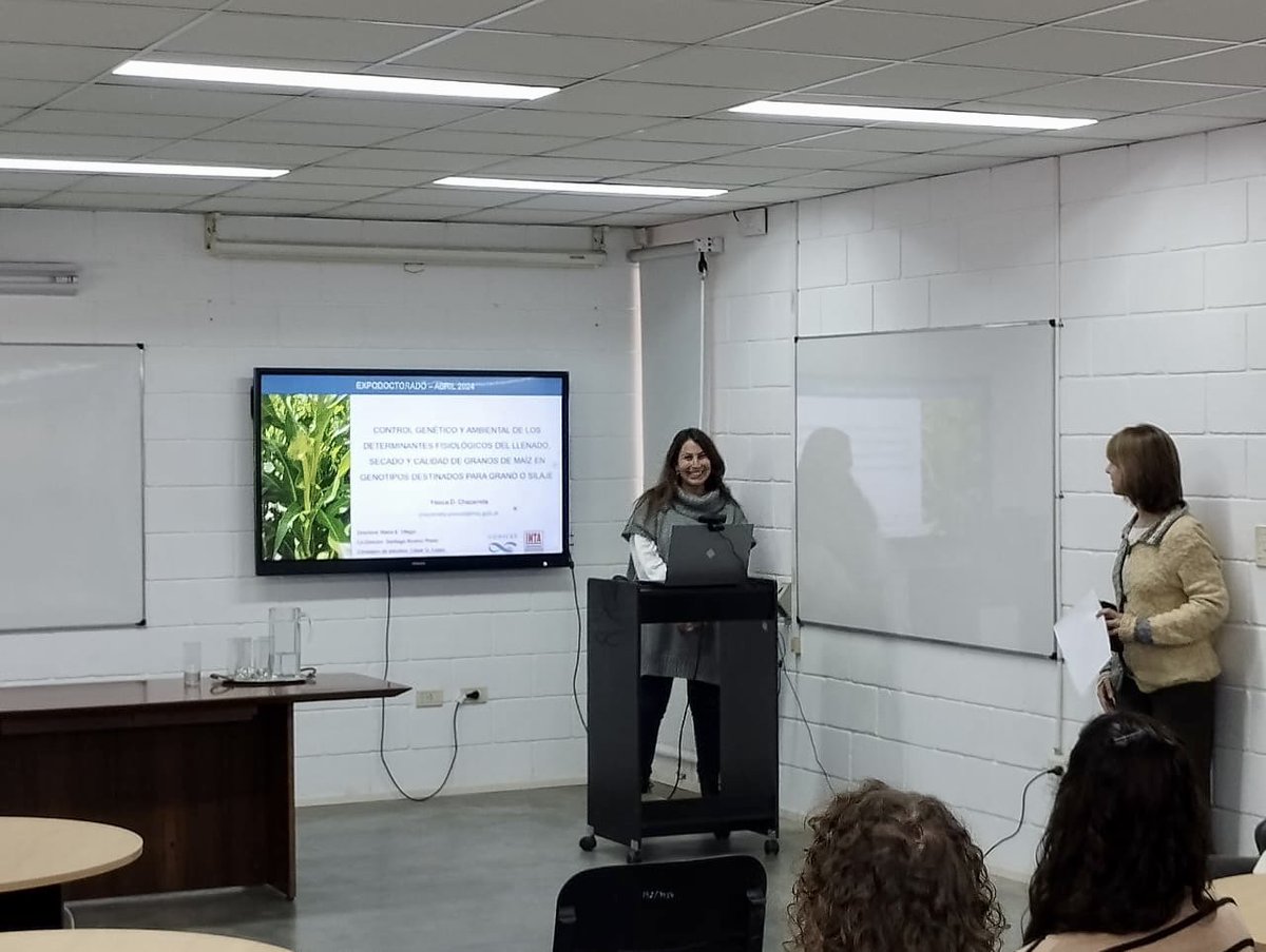 YDChazarreta's tweet photo. Ayer participé de la Expodoctorado de la @epg_fauba. 
Muy buen espacio de intercambio con excelentes presentaciones sobre las investigaciones que están llevando a cabo estudiantes de doctorado de todo el país en una gran diversidad de temáticas. https://t.co/OVpFKDN3ra