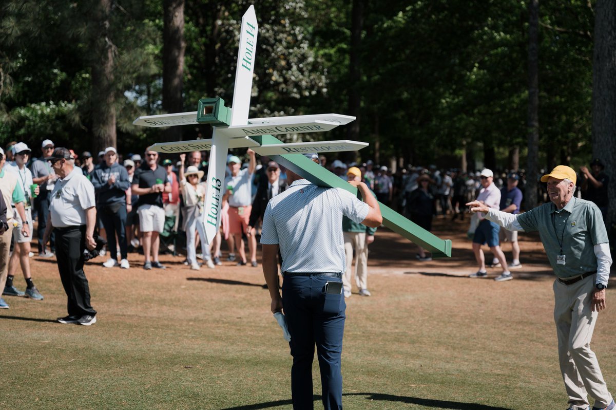 If Bryson wins, his caddie should take home the post instead of the flagstick