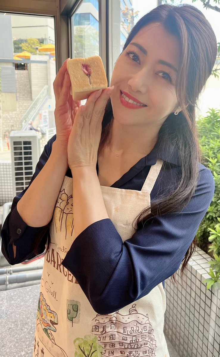 3人でパン習いに行きました^_^
範田紗々ちゃんと大島優香ちゃんと大島優香ちゃんと♪
私は甘酒入り餡パン🍞
先日は2種類のクリームコロッケパン🍞
美味しい〜！

私が開催しているパン教室イベントは、
5月4日東京、26日名古屋、6月8日大阪です。
イベント案内はhojyoclub＠gmail.comに
メールしてね♡ https://t.co/4CpIGQEV4O