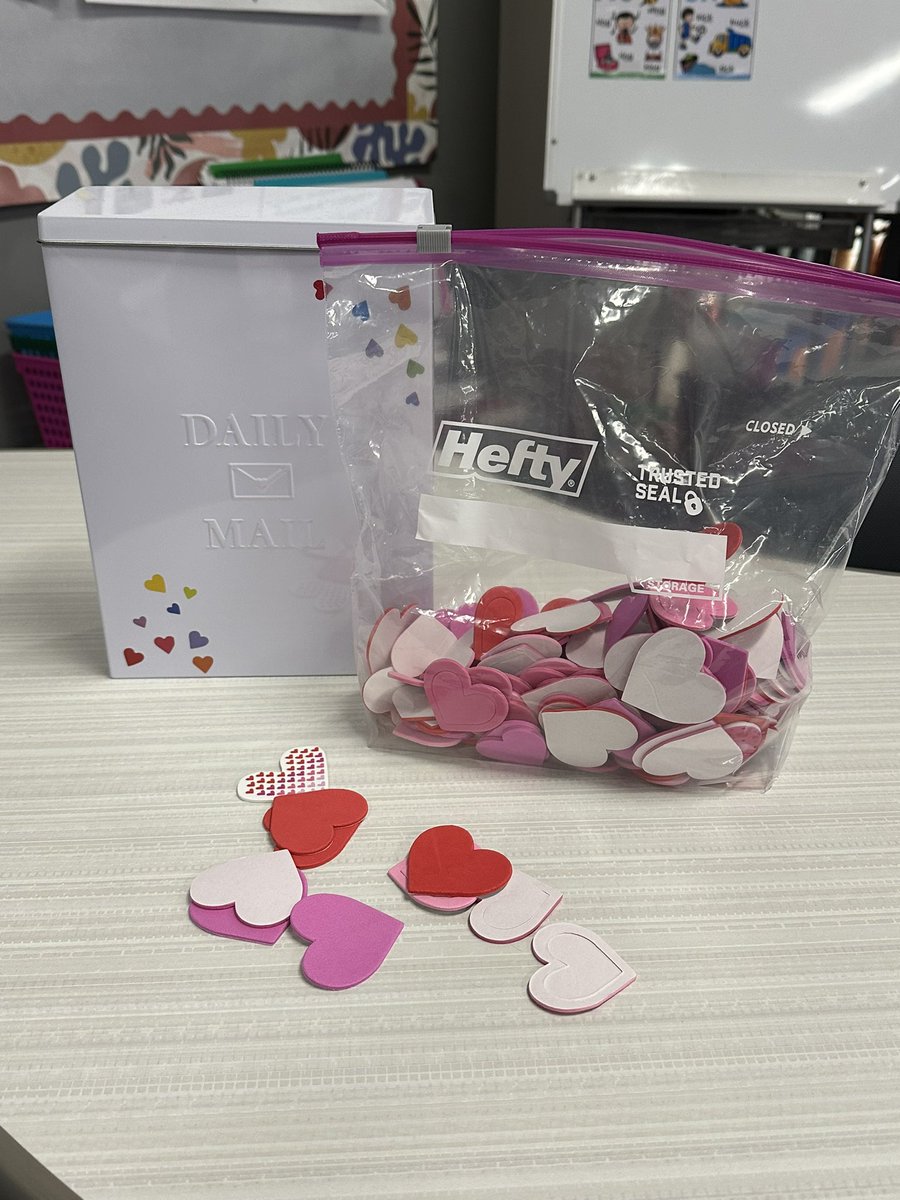 Mrs_Cordero's tweet photo. Working on friendly letters! Students were paired up with a penpal and learned how to write a letter and how to respond to a letter.
Alsoooo, for FUN FRIDAY we DIY our own envelopes and used heart stickers to seal themβοΏ½οΏ½οΏ½
#2ndtoNone #secondgradewriting @HairgroveCFISD π¬π©΅ https://t.co/Kb1EaYWVl4