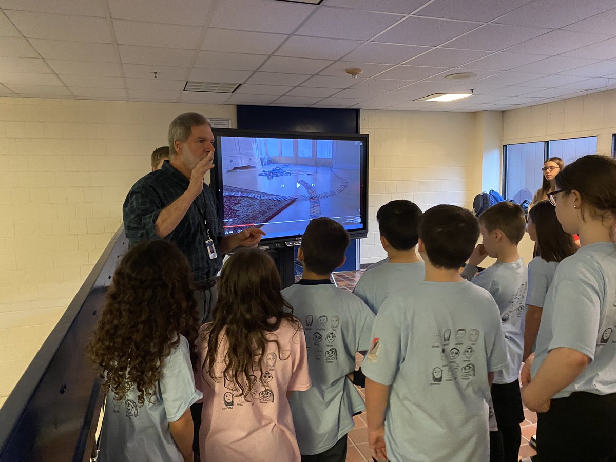 Took the 4th grade National Honor Society to the high school to do STEM activities run by the NHS students from the high school.
<a href="/SouthRoadrunner/">SouthSchoolRoadrunners</a> <a href="/Peabody_Super/">Dr. Josh Vadala</a> <a href="/PeabodyPublic/">Peabody Public</a>