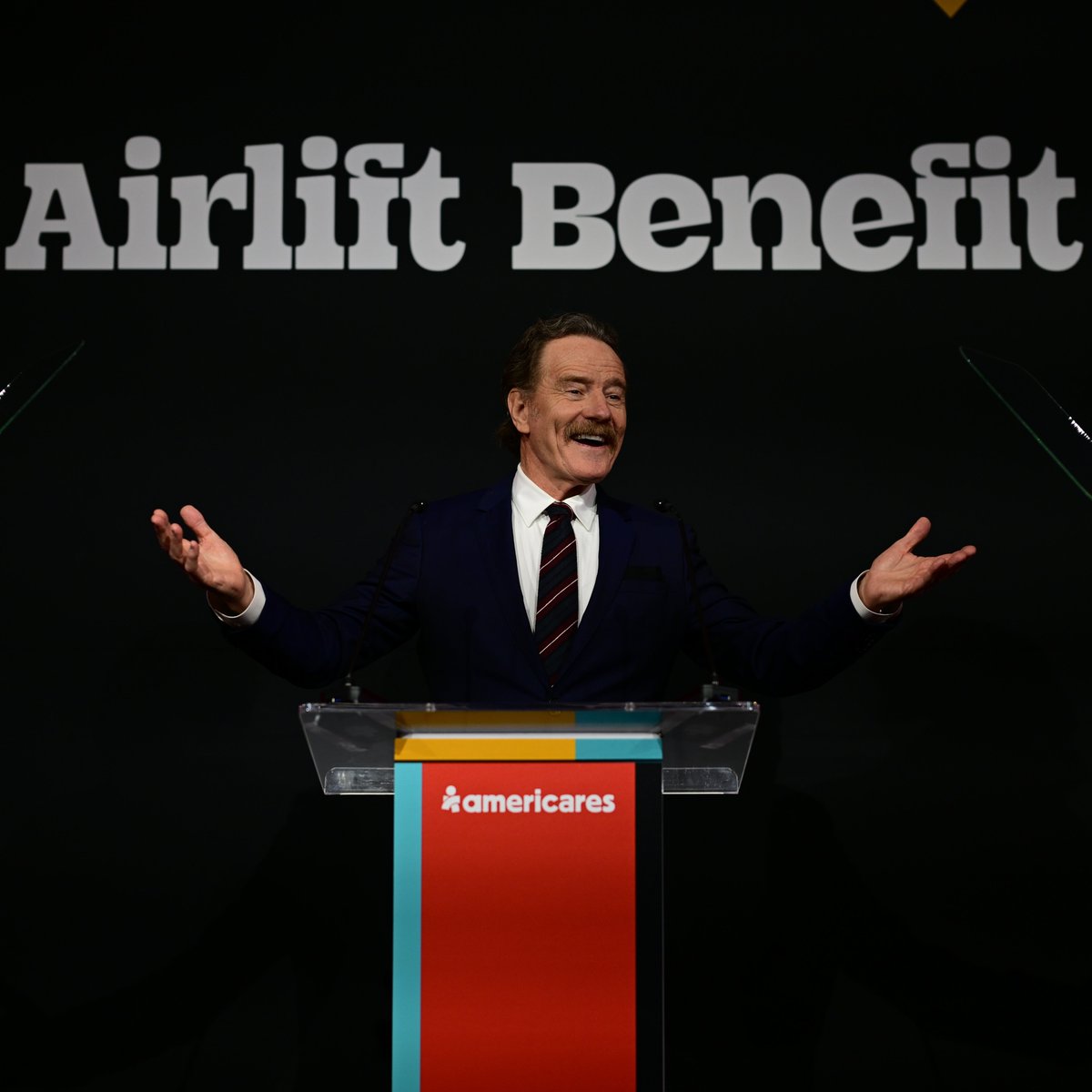 Last night's Airlift Benefit was filled with laughs, music and inspiring stories from around the world as we celebrated 45 years of life-saving work. Our host, actor and producer @BryanCranston, led us on an unforgettable journey highlighting the work #Americares has done in…