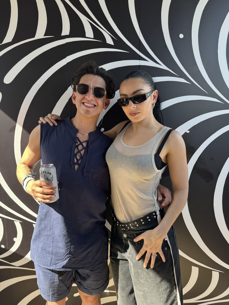 Damian_Calvo_'s tweet photo. Meeting Charlie was beautiful ❤️❤️❤️❤️
@coachella https://t.co/EJIvLQTA5p