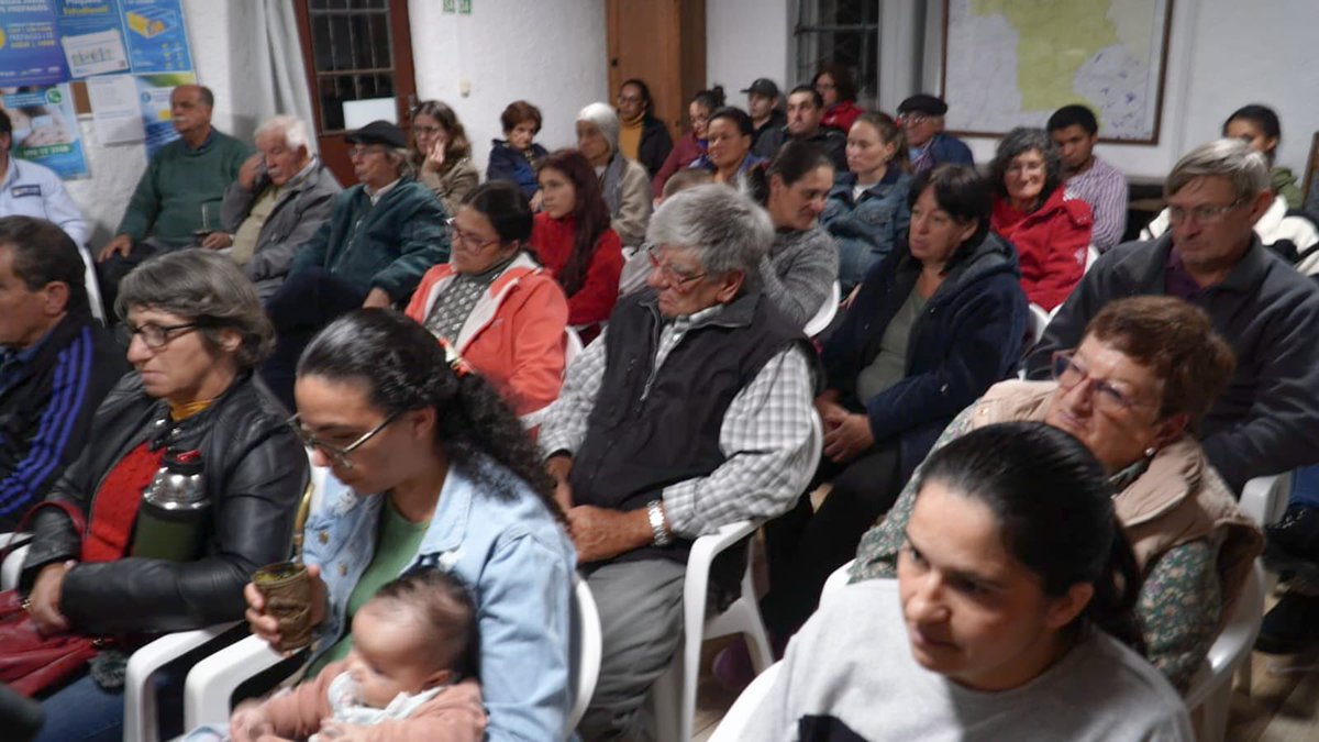 En Cañas participando del Cabildo en el que el municipio encabezado por el Alcalde Víctor Noda ha rendido cuentas a la comunidad y adelantado algunos de sus proyectos futuros. Felicitaciones por el avance que vienen logrando💪💪