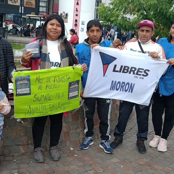 LibresMoron's tweet photo. 📢 #Hoy salimos a las #calles nuevamente para charlar con los vecinos con un mensaje claro que es compartido por la mayoría de los #vecinos de #Morón: #Milei dejá de ajustar al #pueblo ‼️ https://t.co/6U3pfddeG9