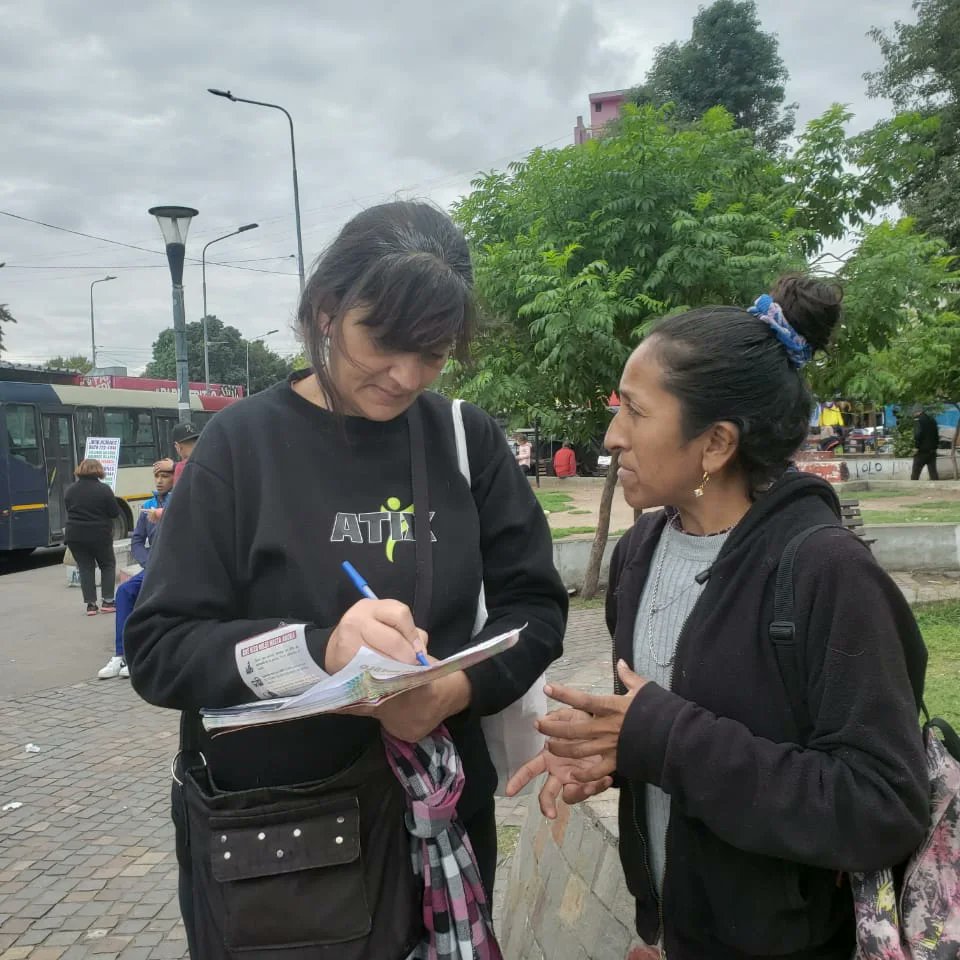 LibresMoron's tweet photo. 📢 #Hoy salimos a las #calles nuevamente para charlar con los vecinos con un mensaje claro que es compartido por la mayoría de los #vecinos de #Morón: #Milei dejá de ajustar al #pueblo ‼️ https://t.co/6U3pfddeG9