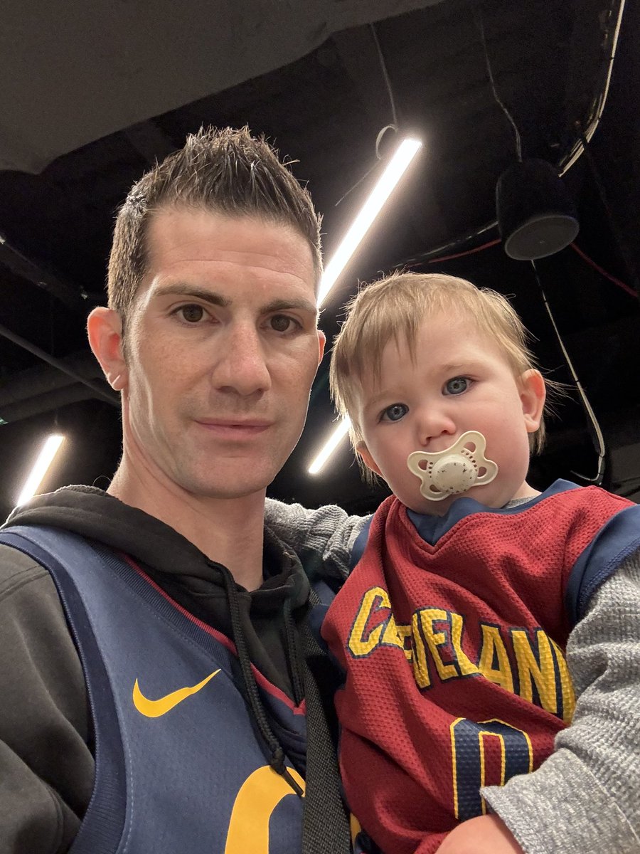 CoachDeininger's tweet photo. G-Man says let’s go cavs #LetEmKnow https://t.co/Kw2KOL279p