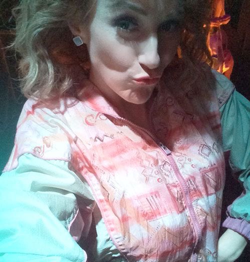 freaksettos's tweet photo. looking for moots!! 
- my name is jade :3
- 5teen
- she/they
- i love musicals and my gf ^_^ 
#promotwt #musicaltwt #falsettostwt https://t.co/6Hcwaf1uZI
