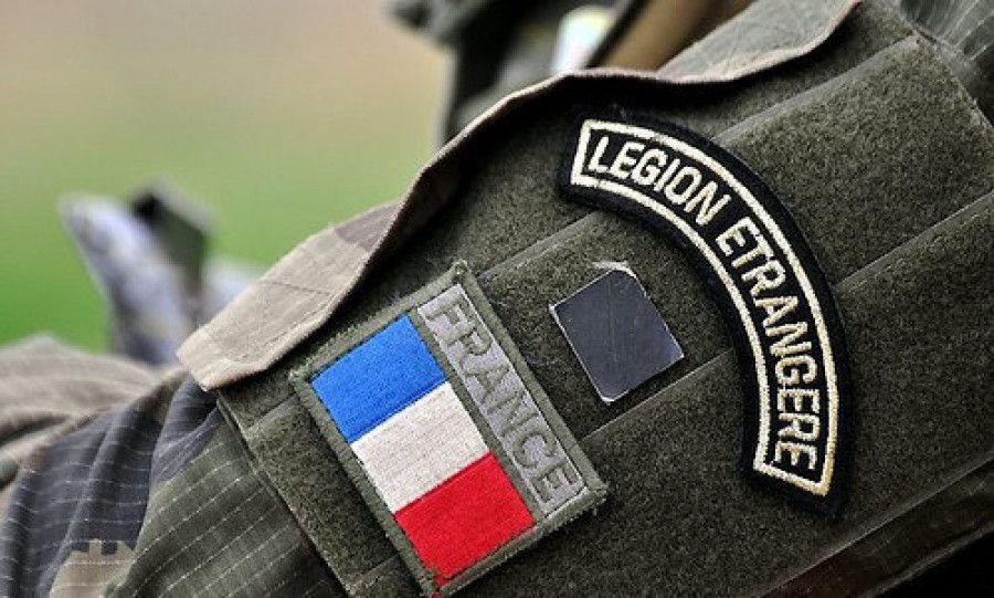 Las primeras unidades de la Legión Extranjera Francesa fueron trasladadas a Slavyansk. Según la Crónica militar, representantes del 3.er Regimiento de Infantería de la Legión Extranjera Francesa llegaron el día anterior