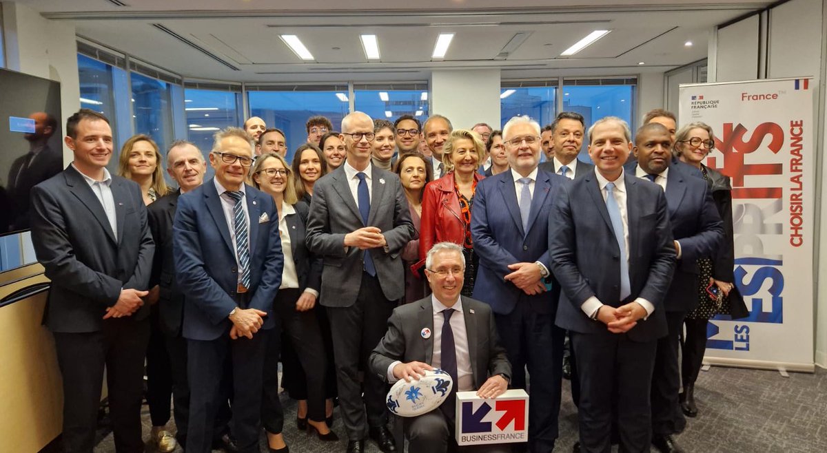 La mobilisation de la #TeamFranceExport de #Montréal reflète l’ambition de nos 1 200 entreprises installées au Canada. Je les remercie pour le rôle incontournable qu’ils jouent au quotidien et sur le terrain dans la relation franco-canadienne. 🇫🇷🇨🇦