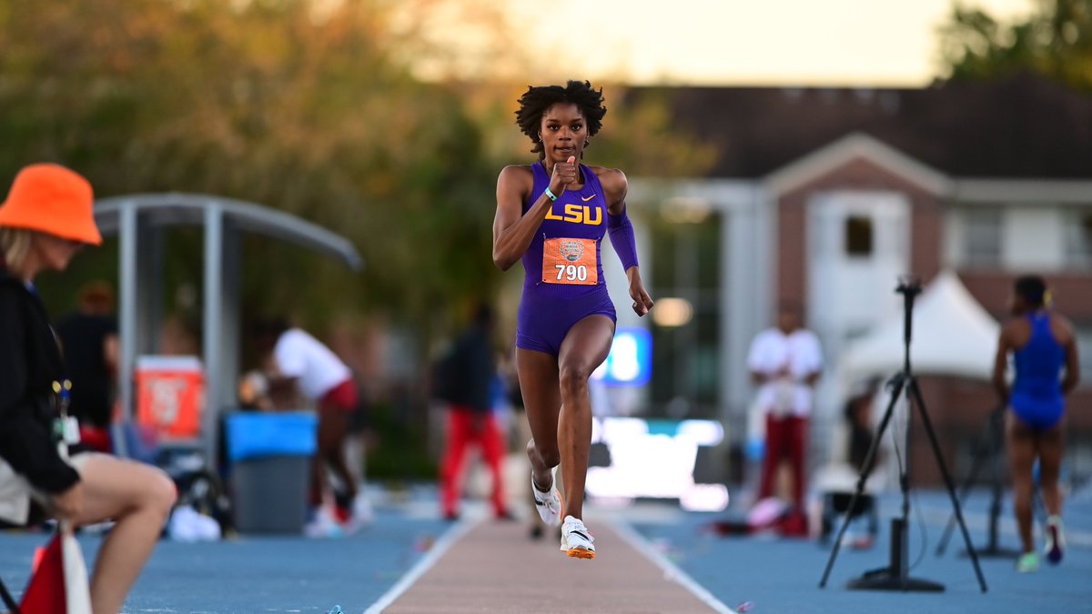 𝐖𝐨𝐦𝐞𝐧'𝐬 𝐋𝐨𝐧𝐠 𝐉𝐮𝐦𝐩

Morgan Smalls takes 🥈 with a distance of 6.24 meters (20' 5.75") on her first leap of the afternoon!

#GeauxTigers | 📊 lsul.su/tomjonesLR24
