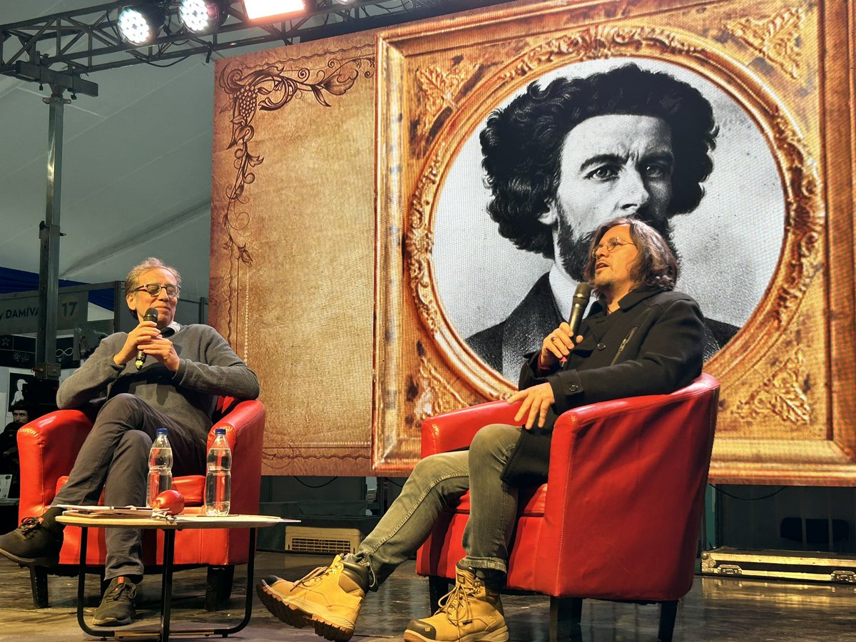 filchile's tweet photo. Presentación: El poder de la historia: “Bilbao y las luchas por un pueblo ilustrado” con #FreddyStock #GonzaloPeralta
Transmisión en vivo: https://t.co/qHeu5yvbuN
#FILCS24 #LeerEsPoder https://t.co/0SOx5KNJNb