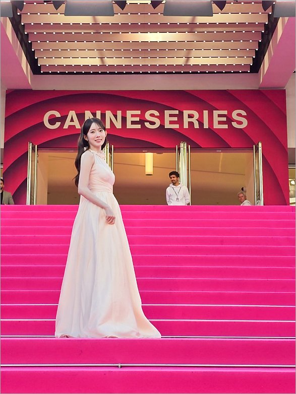 Lee Luda for #CANNESERIES pink carpet

#WJSN #LUDA #LEELUDA #우주소녀 #루다 #이루다
