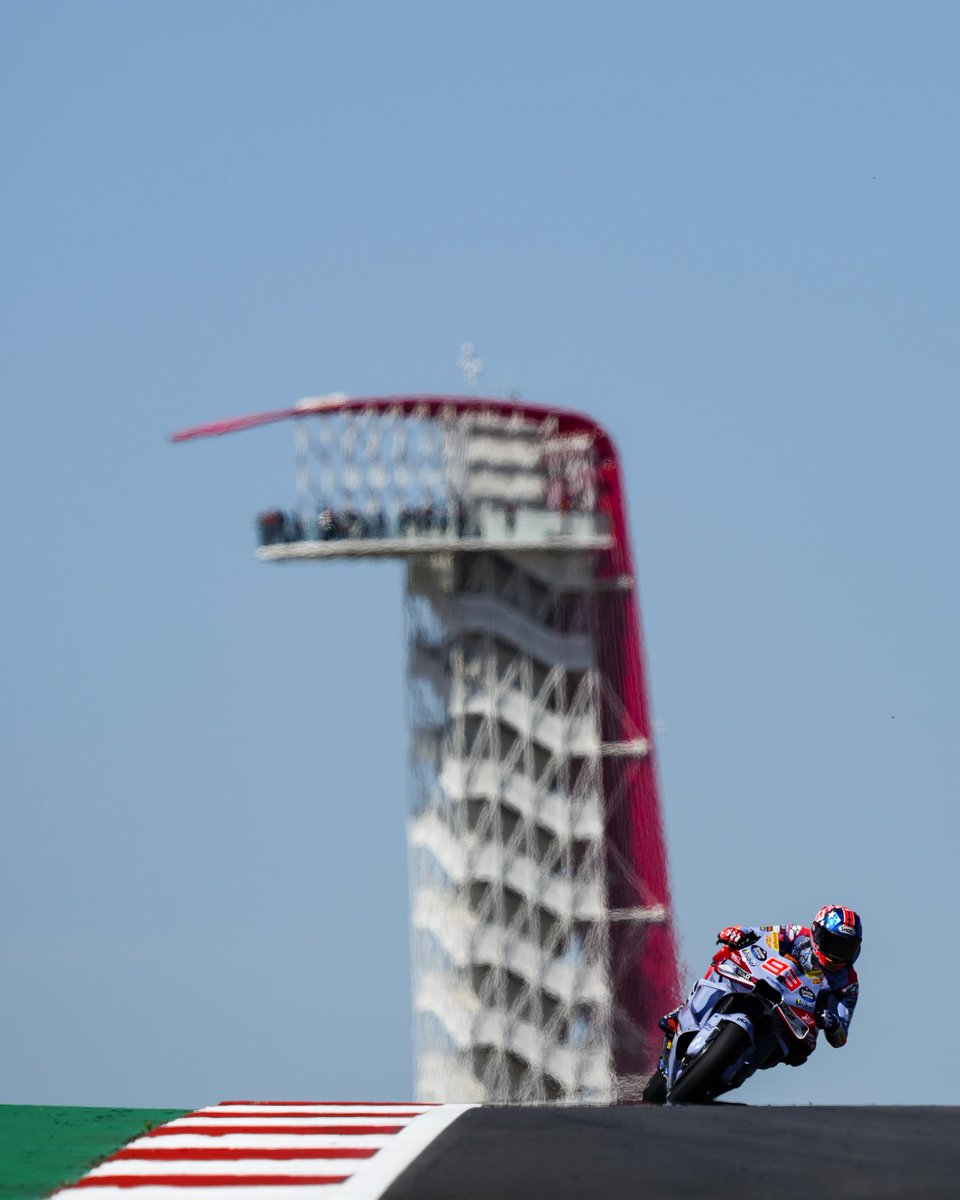 Hoy no hemos empezado de la mejor manera pero hemos sabido reaccionar y mejorar. Mañana intentaremos dar otro pasito.✊🏼 We haven't started in the best way, but we knew how to react and improve. Tomorrow we'll try to take another step forward. #MM93 #AmericasGP