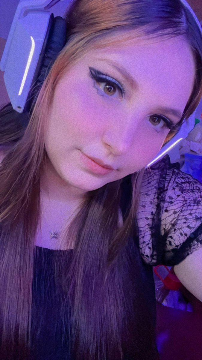 minkytuber's tweet photo. Tamos en vivo 💜🐵 

https://t.co/mrCB12BjHw https://t.co/67uP3LDn7T