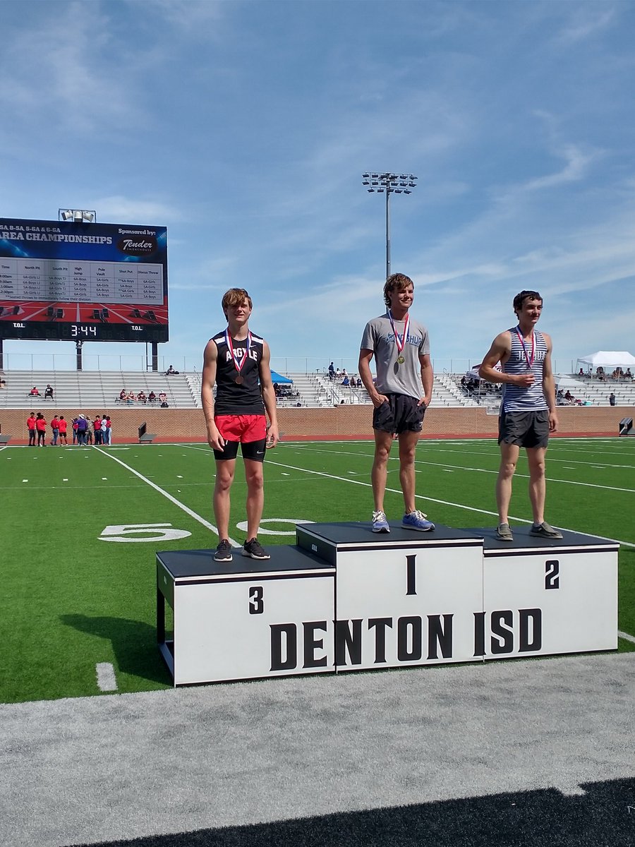 Podium Pic! 
🥉for Zack Holt in the Pole Vault