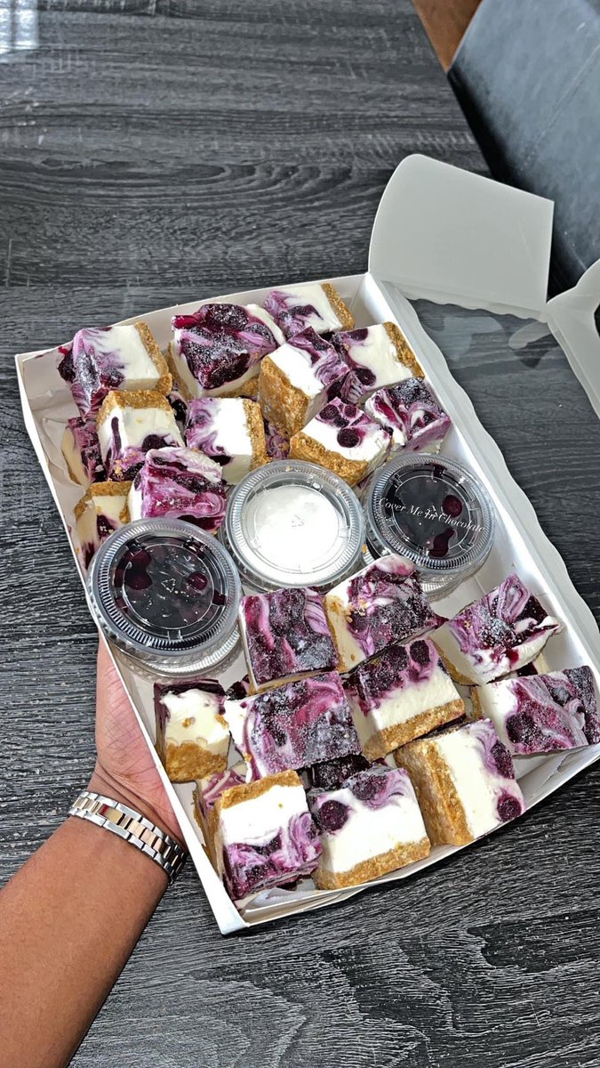 Blueberry Cheesecake Square Bites 🫐🔥

Via: .@iJasamina