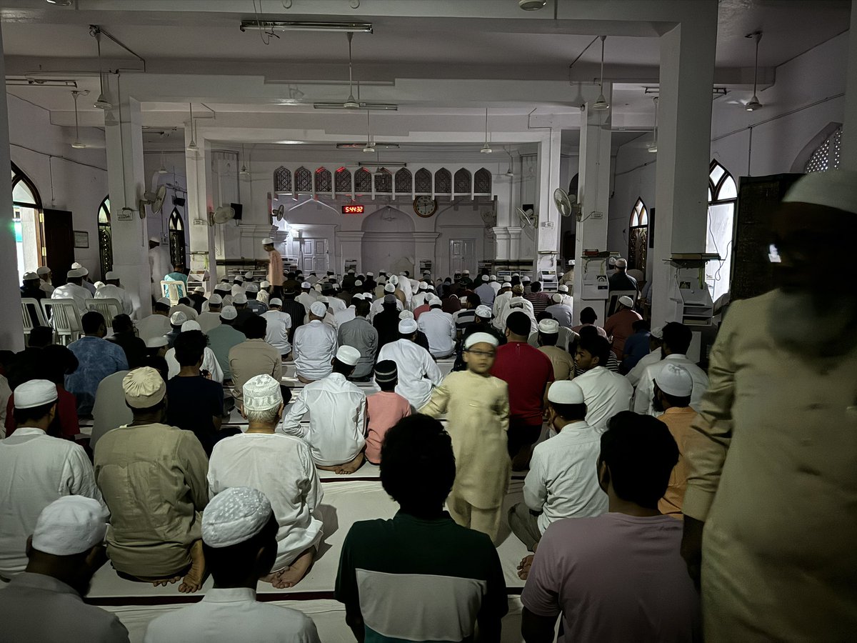 Fajr strength today at Masjid-e-TeenPosh, Red Hills, Hyderabad.

Alhamdulillah!
