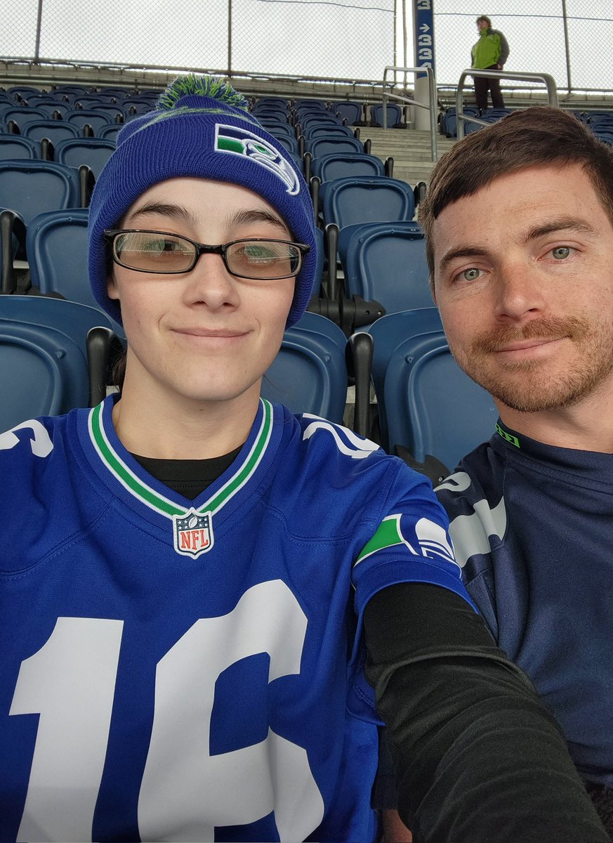 JulesRazr's tweet photo. Missing football season! Looking forward to another home game next season! @Seahawks #GoHawks https://t.co/JOykKUyG8S