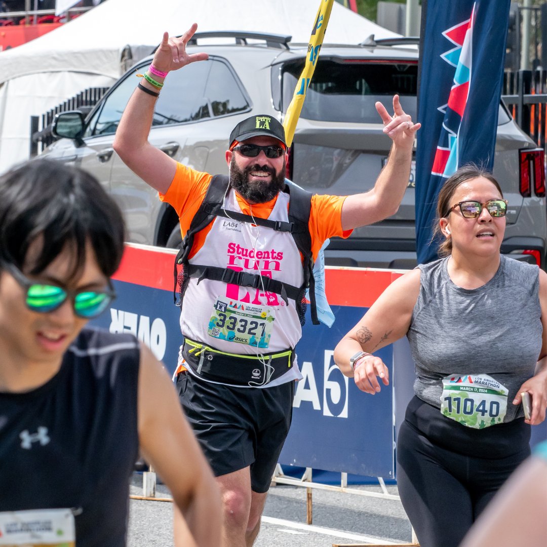 Are you getting that Finish-Line- Friday Feeling? 👟 🙌