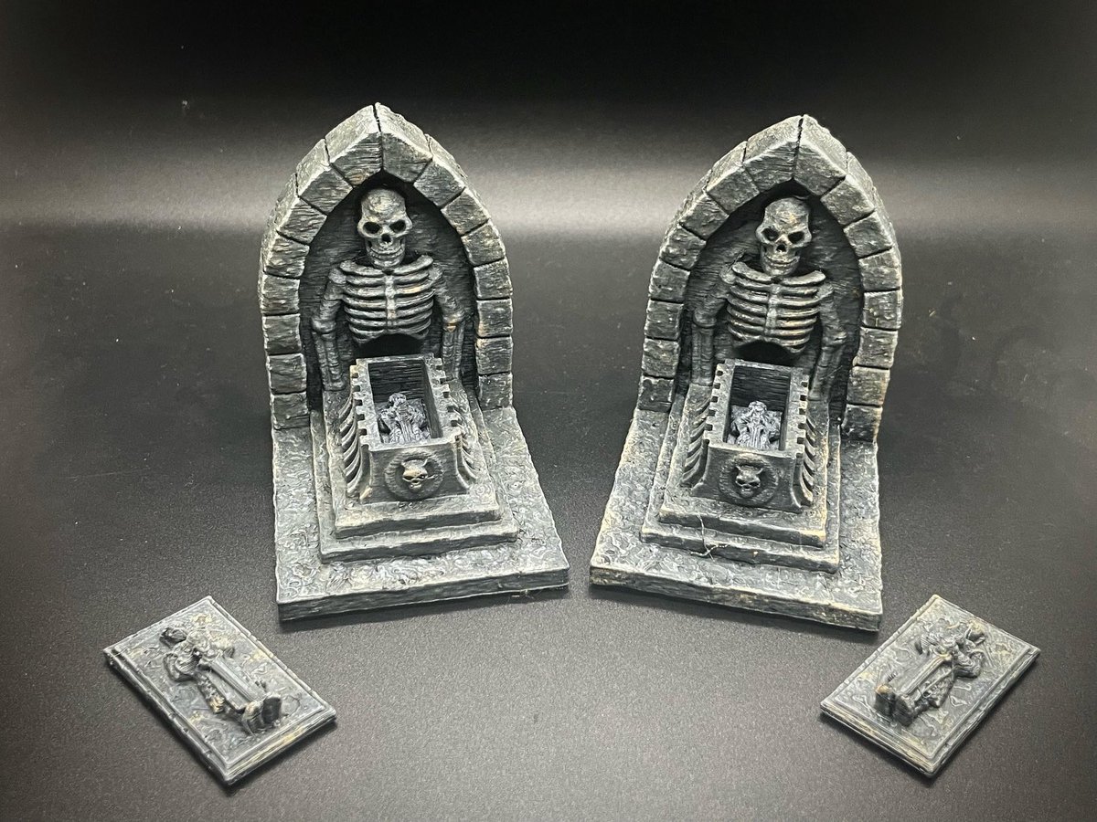 Liliana is about to get SPOOKY with SKELETON CRYPTS! Thank you so much for your patronage and in hope they serve you and your players well If you are interested in these, check out the link here: thiseffingmgames.etsy.com/listing/151819…