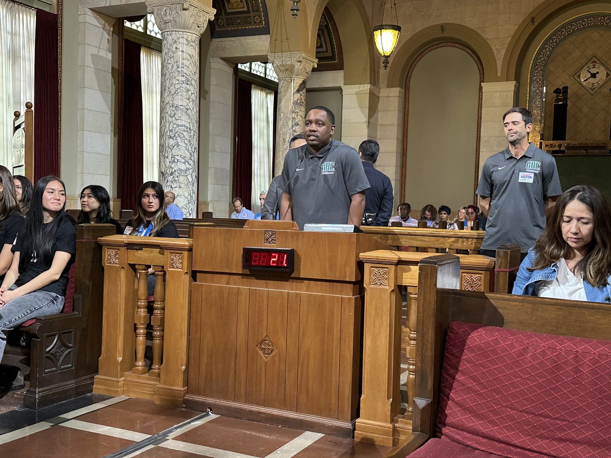 ecrathletics's tweet photo. Leadership &amp; solid coaching recognized! Rai Colston, Nick Kindel, Iliana Camua and their basketball team and program acknowledged for their SoCal CIF Regional Championship at City Hall and Councilman John Lee. Great work by our 3 alumnus. NeverStop! https://t.co/EmOG0CjBSn