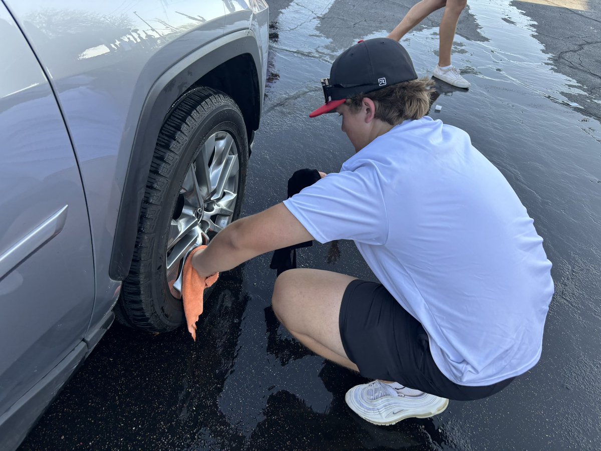 charlene_bisson's tweet photo. Come support @LibertyLionsBB car wash for the American Heart Association at Campbells at 91st and Pinnacle in Peoria. https://t.co/a13YXCuJJT