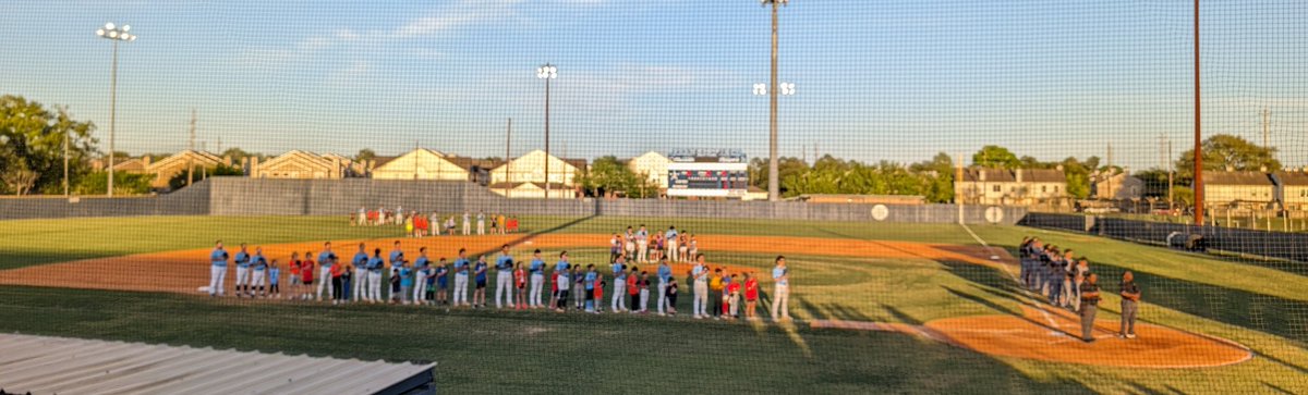 Beautiful night for @Clements_BSBL Varsity to take on Austin High! Wonderful to see #FirstColonyLittleLeague kids participating in the starting lineup role call 🧢⚾ #Rangers #Baseball #LetsRide 🤠