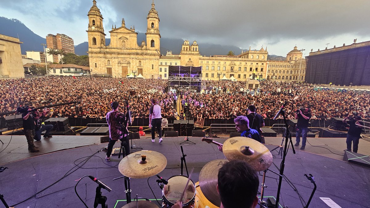 Gracias Bogotá 🫶🏼☮️🇨🇴 #PazRock @mincultura @PopArtDiscosOK @4KmusicPy