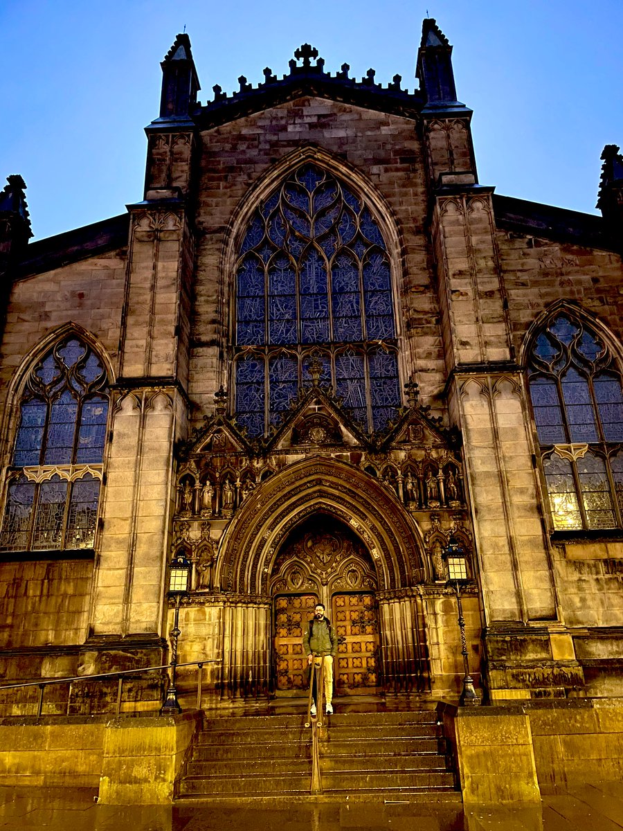 sufi_87's tweet photo. #Edinburgh #scotland 🏰🏰🏰 https://t.co/xgH1V0V3ML