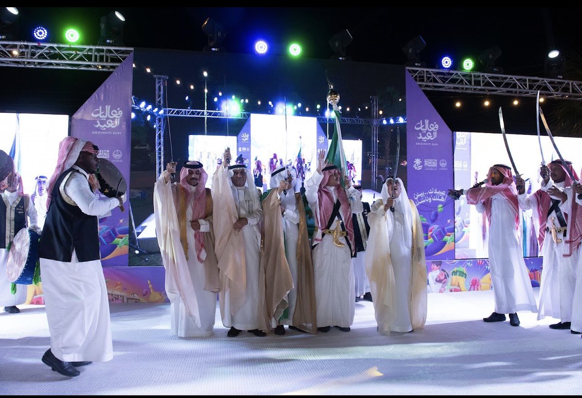 m_riyadk's tweet photo. 📸|

كل الفنون اجتمعت لبهجتكم 🤩🎵

#عيد_الفطر_المبارك 
#بلدية_محافظة_رياض_الخبراء 
#أمانة_منطقة_القصيم https://t.co/7rycrcEjwD