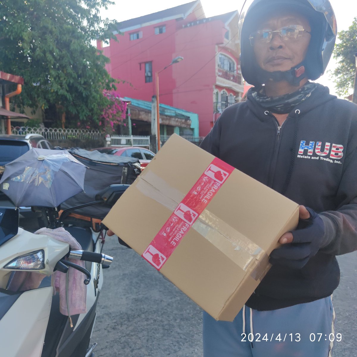 kooboxph's tweet photo. ㅡ SOLD 
Treasure Official Lightstick - Teulight

Shipped thru sdd

tysm 💖
#kooboxph_proof 
#TREASURE_REBOOT_IN_MANILA https://t.co/YzAUzRFG5E