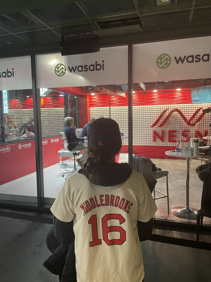 bailey10501's tweet photo. Missed @middlebrooks by a day :( https://t.co/iDK6VyJJLs