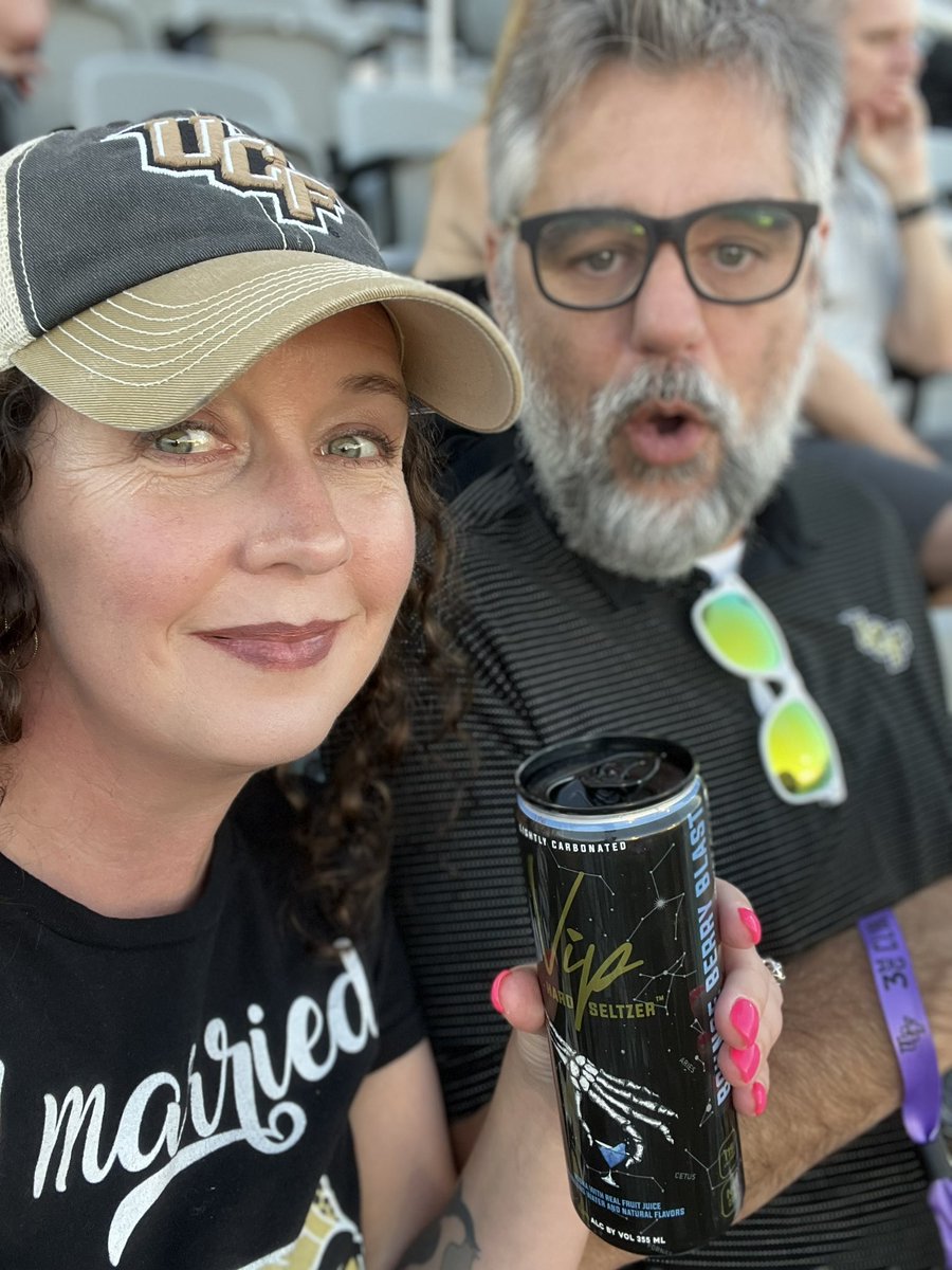 Shurtncorly's tweet photo. At #UCFSpringGame with the ever photogenic @UCF_Jebshred
#UCF https://t.co/SDaMzTzXgh
