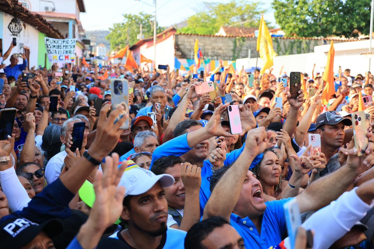 MariaCorinaYA tweet picture