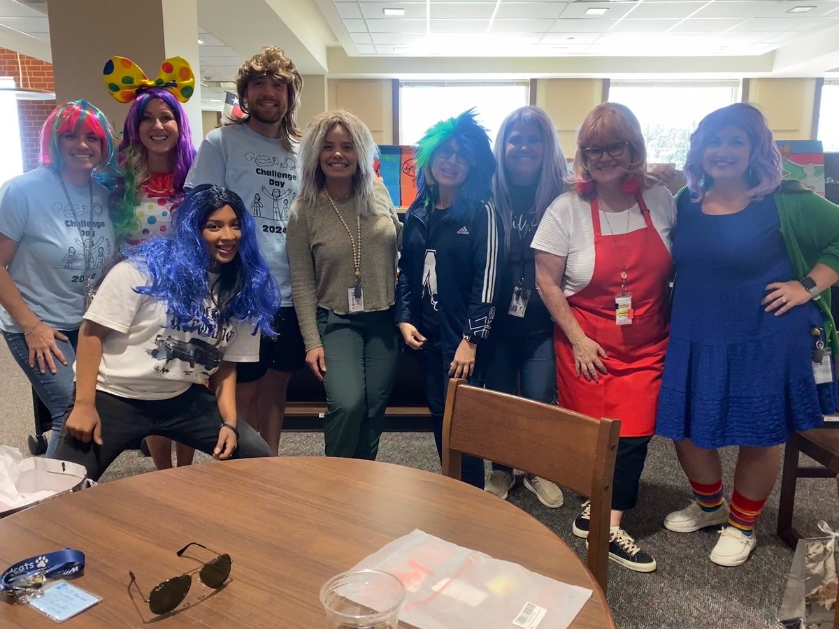 marleneavazquez's tweet photo. Not everyone looks good with a wig…but I think we could really …pull it off…🥁🤣

Wiggin out the STAAR in style 🍎 https://t.co/lLfT6fPWoe