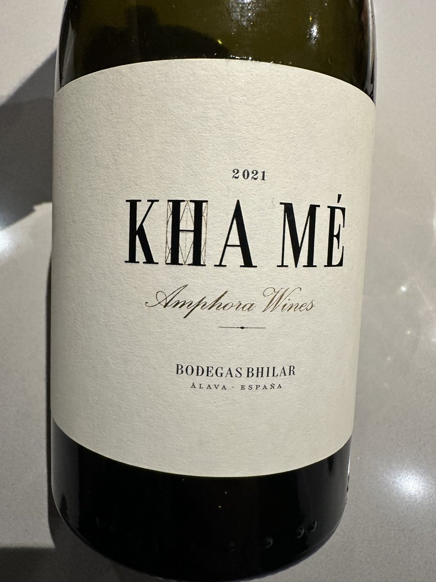 barbuVINS's tweet photo. Garnacha Blanca, élevé en amphore. #navarra Bodegas Bhilar. OMG. https://t.co/2dJc1wZrwR