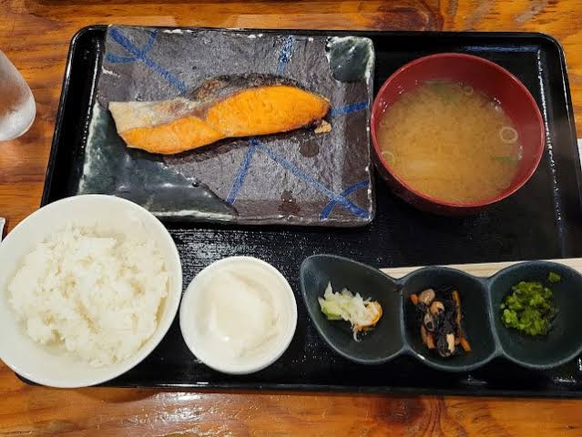 焼き魚どっち食べたい🤤？