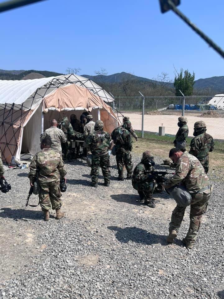 #𝑻𝒓𝒂𝒊𝒏𝒆𝒅𝑨𝒏𝒅𝑹𝒆𝒂𝒅𝒚

Exceptional job to the 498th CSSB for their recent success in the #CBRN-focused FTX! 🌟 This training is pivotal, ensuring our readiness to handle any situation with precision and confidence.
@USArmy @USARPAC @TRADOC @USARPAC_CG @fortleonardwood