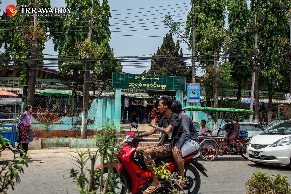 IrrawaddyNews's tweet photo. Business appears to be going on as usual in Karen State’s recently freed town of Myawaddy, but residents said on Friday they remain fearful junta jets may pound them with bombs.  (Photo: Brian Wei / The Irrawaddy)
#WhatsHappeningInMyanmar https://t.co/utoOUSvfUv