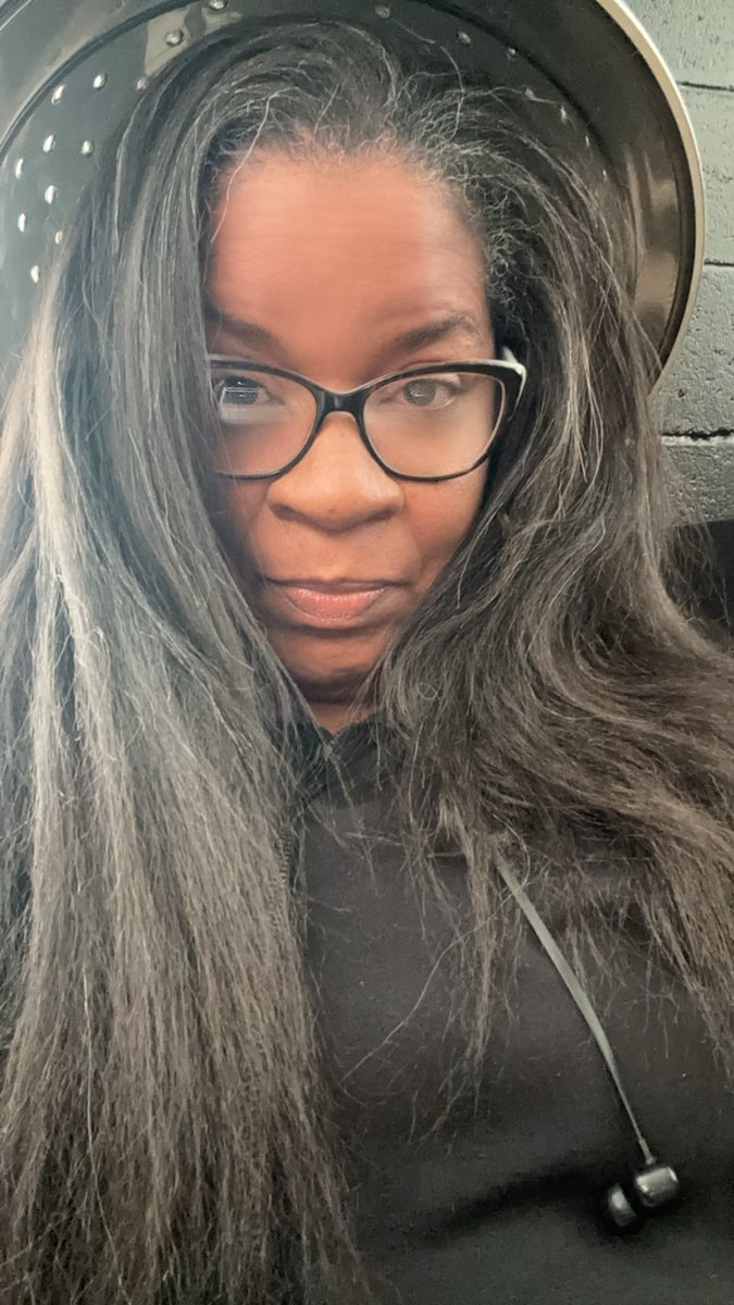 Lanay143's tweet photo. The journey to natural continues….!! With detours and winding roads…whew!!! #myjourney #goingnatural #growningnatural https://t.co/W7UX1M0vqx
