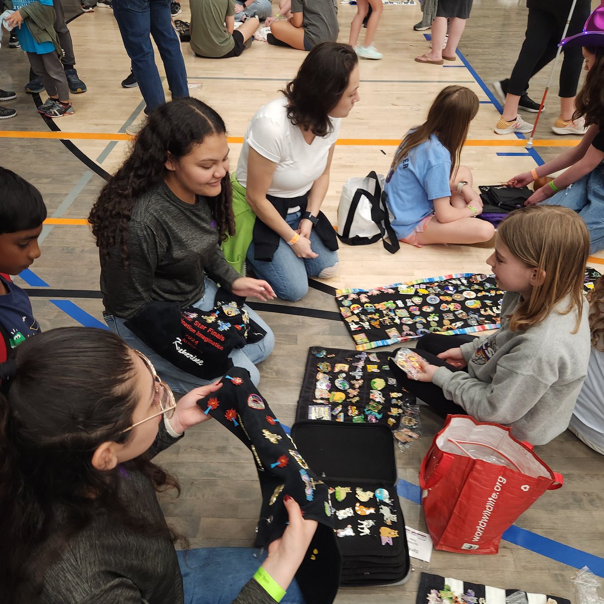 akbusybee's tweet photo. Welcome to @WeAreTexasDI pin trading!! @IDODI @MidCitiesCreate #iamdi https://t.co/zBn29xZZam