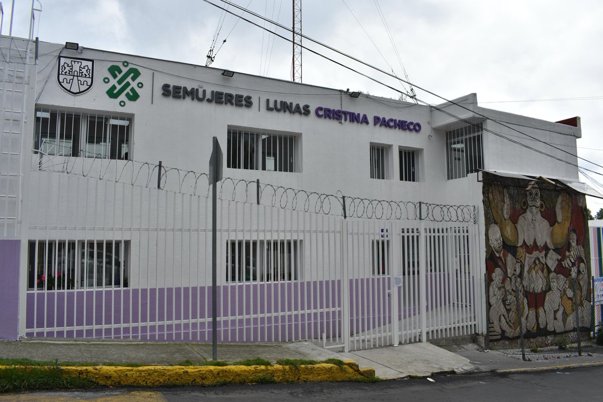 SOBSECDMX's tweet image. ¿Estás en busca de ayuda jurídica o acompañamiento psicológico? 👩 Acércate a las #LUNAS 🌙

Un espacio de apoyo y acompañamiento gratuito para mujeres víctimas de violencia que habitan y transitan por la CDMX.

🔎Encuéntralas en todas las Alcaldías: semujeres.cdmx.gob.mx/lunas