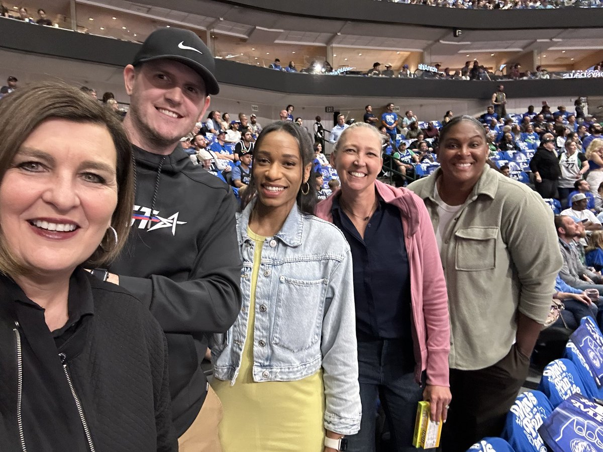 Staff bonding! I’m proud of this crew! GO WINGS! GO MAVS! @dallaswings @courtneyparis3 @jaszthomas @coachbuncik @bpoole33 @dallasmavs