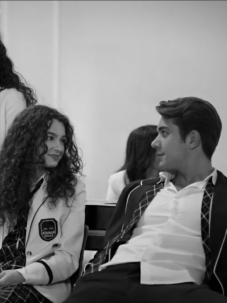 sbyc_argentina's tweet photo. No pensé volver a enamorarme de una pareja después de #ReyMir pero ustedes hicieron que los amara de inmediato, con esa dulzura y carisma. Gracias Onur y Yazgi porque su historia de verdad fue como "Un cuento de Hadas".

#OnurSeyitYaran #SuBurcuYazgıCoşkun #AsDor https://t.co/sLf54f1ZPV